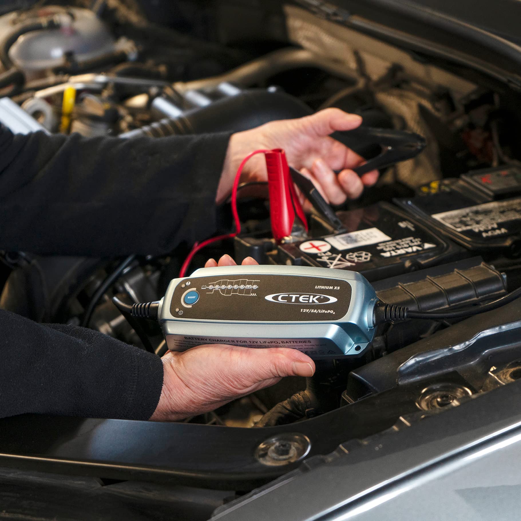 ctek-lithium-xs-chargeur-intelligent-12v-d-di-aux-batteries-lithium-lifepo4-avec image 4
