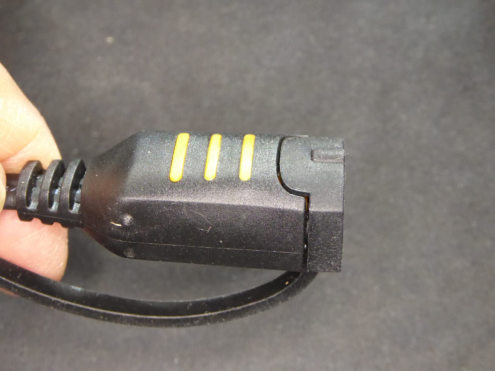 Très bon chargeur, câble un peu court